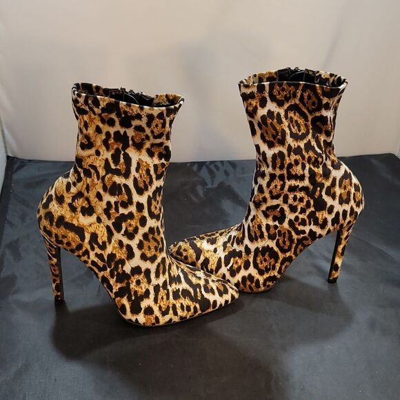 SO ME LEOPARD POINTED TOE SIDE ZIP CLOSURE ANKLE BOOT - Picture 8 of 14